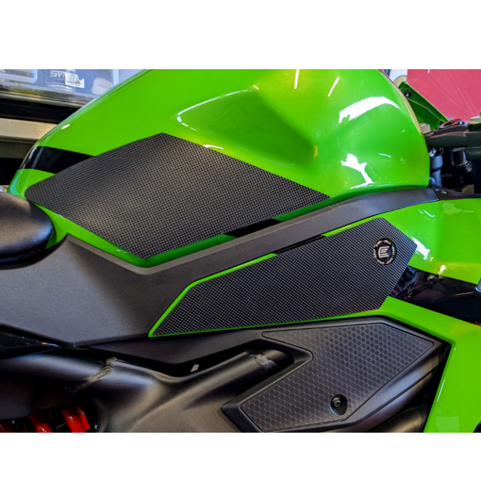 Ninja ZX-4RR 2023-2026 Black Tank Grips - Eazi-Grip 2 Ninja ZX-4RR 2023-2026 Black Tank Grips - Eazi-Grip