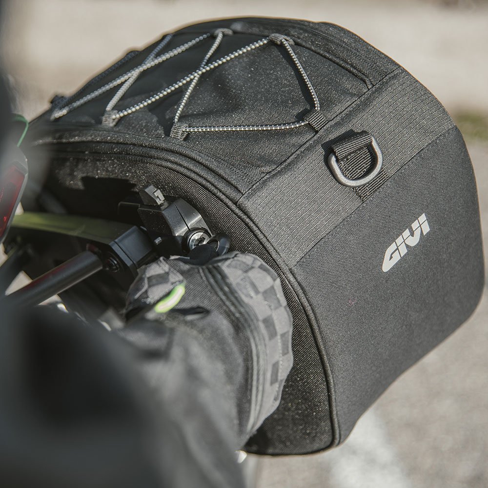 GIVI EASY12L Left-Side Soft Saddle Bag 18L with Stealth Mounting System 3 GIVI EASY12L Left-Side Soft Saddle Bag 18L with Stealth Mounting System - Image 3